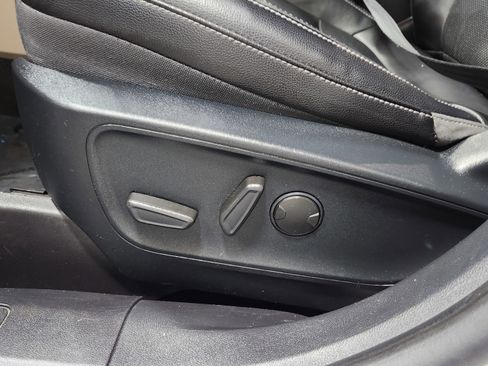 Used 2020 Ford Escape Titanium image 26