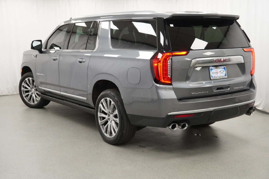 Used 2021 GMC Yukon XL Denali w/ Denali Premium Package AWD/4WD image 9