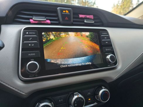 Used 2021 Nissan Versa SV image 29