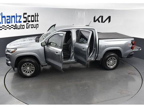 Used 2024 Chevrolet Colorado LT w/ LT Convenience Package III AWD/4WD image 30