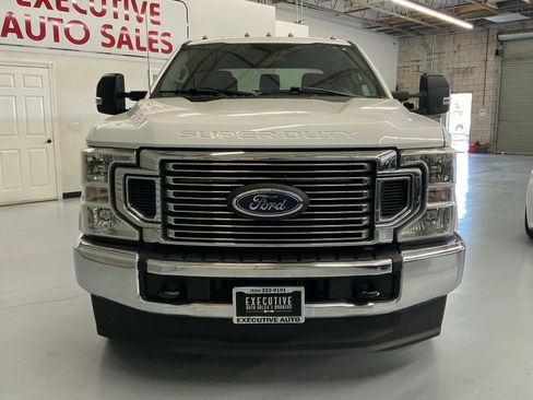 Used 2021 Ford F350 XLT image 2