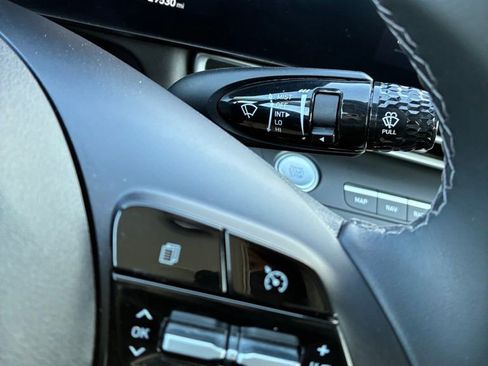 Used 2023 Hyundai Elantra SEL w/ Convenience Package image 23