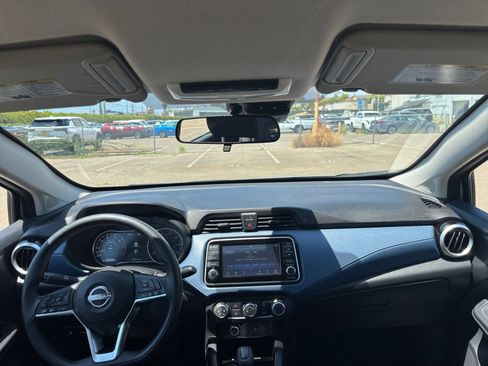 Used 2025 Nissan Versa SV FWD image 31