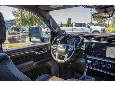 Used 2024 GMC Sierra 3500 Denali w/ Denali Reserve Package AWD/4WD image 24