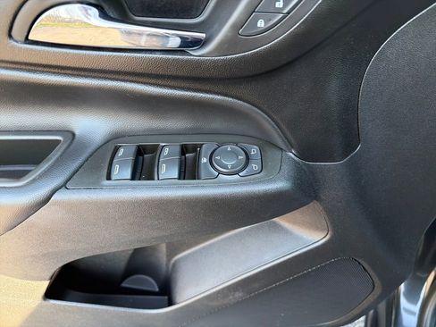 Used 2023 Chevrolet Equinox LT image 11