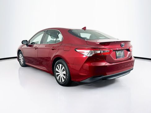 Used 2019 Toyota Camry LE image 5