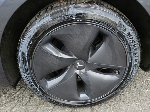 Used 2018 Tesla Model 3 Mid Range image 20