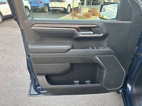 Used 2022 GMC Sierra 1500 SLE image 17