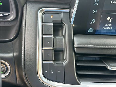 Used 2022 Chevrolet Tahoe LT w/ Luxury Package image 17