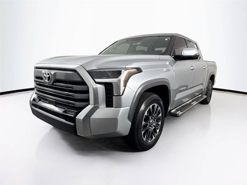 Used 2023 Toyota Tundra Limited w/ Power Package RWD image 2