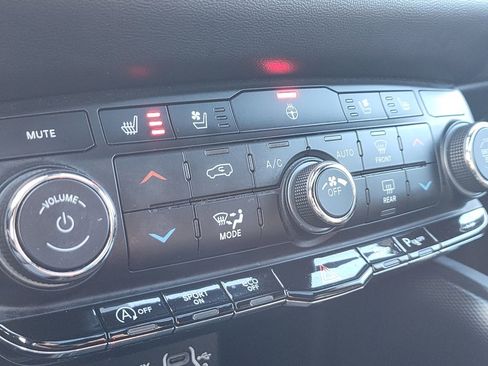 Used 2024 Dodge Durango GT image 29