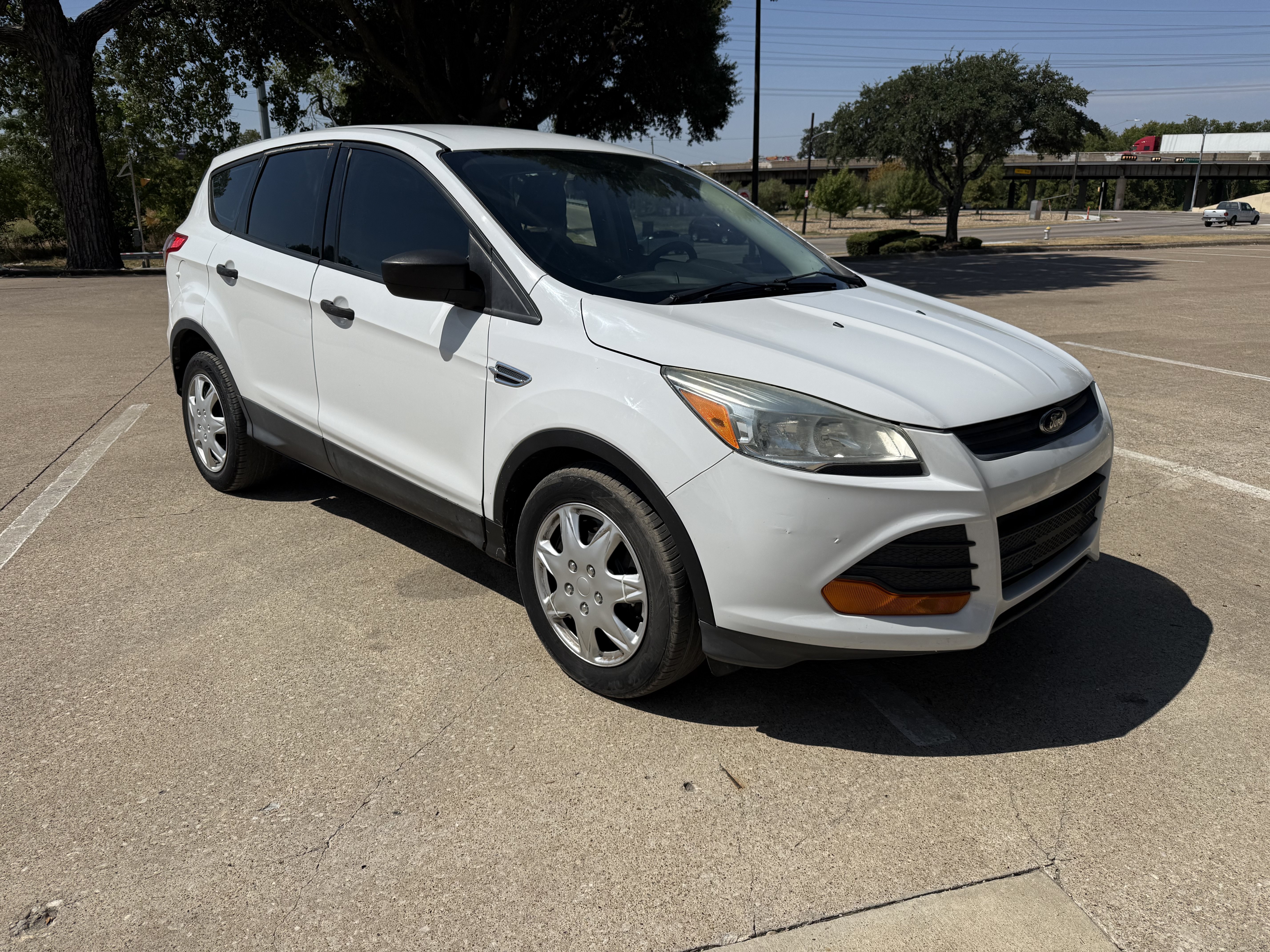 Used 2015 Ford Escape S FWD image 3