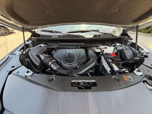 Used 2025 Buick Enclave Sport Touring AWD/4WD image 28
