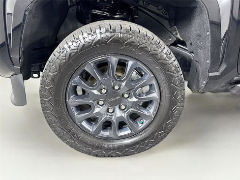 Certified 2024 Toyota Tacoma SR5 image 39