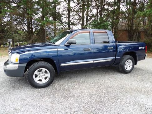 Used 2005 Dodge Dakota SLT w/ Trailer Tow Group AWD/4WD image 1