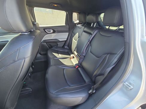 Used 2025 Jeep Compass Limited image 28