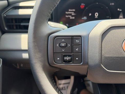 Used 2026 Toyota RAV4 SE AWD/4WD image 26