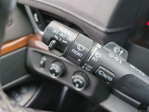 Used 2020 Cadillac Escalade ESV image 25