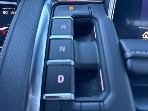 Used 2021 GMC Yukon SLT w/ SLT Premium Package image 19