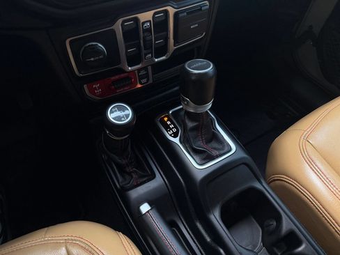 Used 2020 Jeep Gladiator Rubicon AWD/4WD image 29