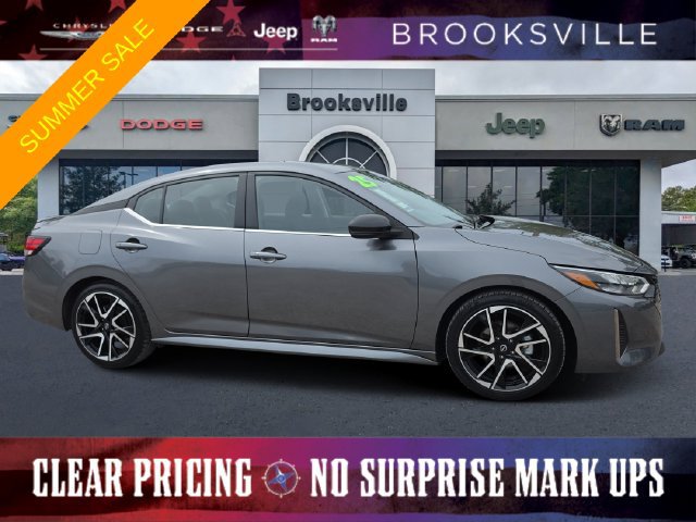 Used 2025 Nissan Sentra SR FWD image 1