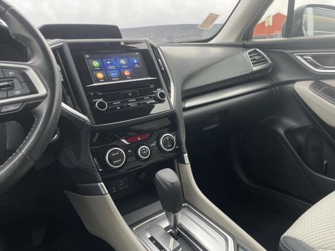 Used 2022 Subaru Forester Premium image 22