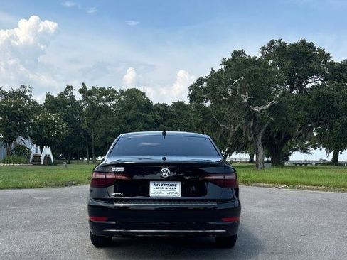 Used 2021 Volkswagen Jetta SE FWD image 4