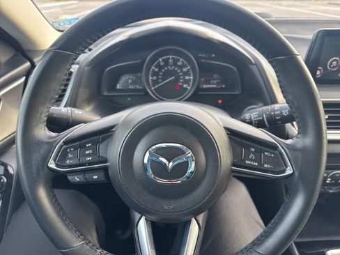 Used 2018 MAZDA MAZDA3 Touring image 29