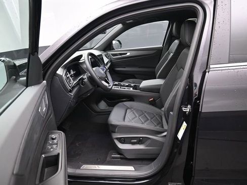 New 2026 Volkswagen Atlas Cross Sport SE image 9