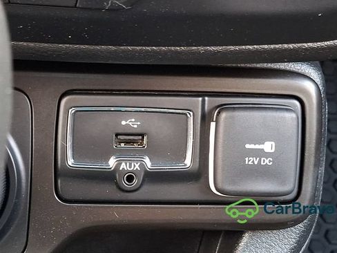 Used 2019 Jeep Renegade Altitude w/ UConnect 8.4 Nav Group AWD/4WD image 26