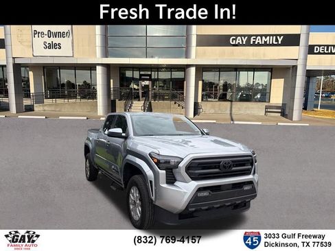 Used 2025 Toyota Tacoma SR5 AWD/4WD image 1