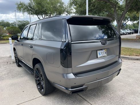 Used 2023 Cadillac Escalade Premium Luxury RWD image 5