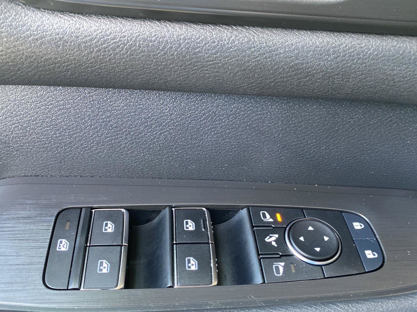 Certified 2025 Nissan Armada SL w/ Captain's Chari Seat Package RWD image 28