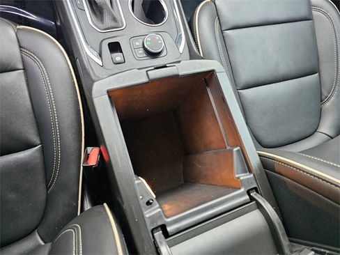 Used 2023 Chevrolet Traverse Premier w/ Redline Edition image 25