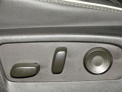 Used 2024 Chevrolet Suburban Premier image 22