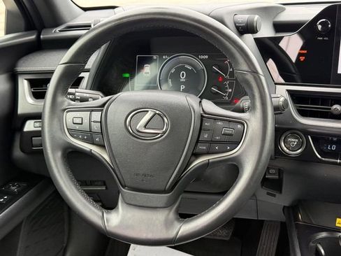 Used 2024 Lexus UX 250h AWD image 13