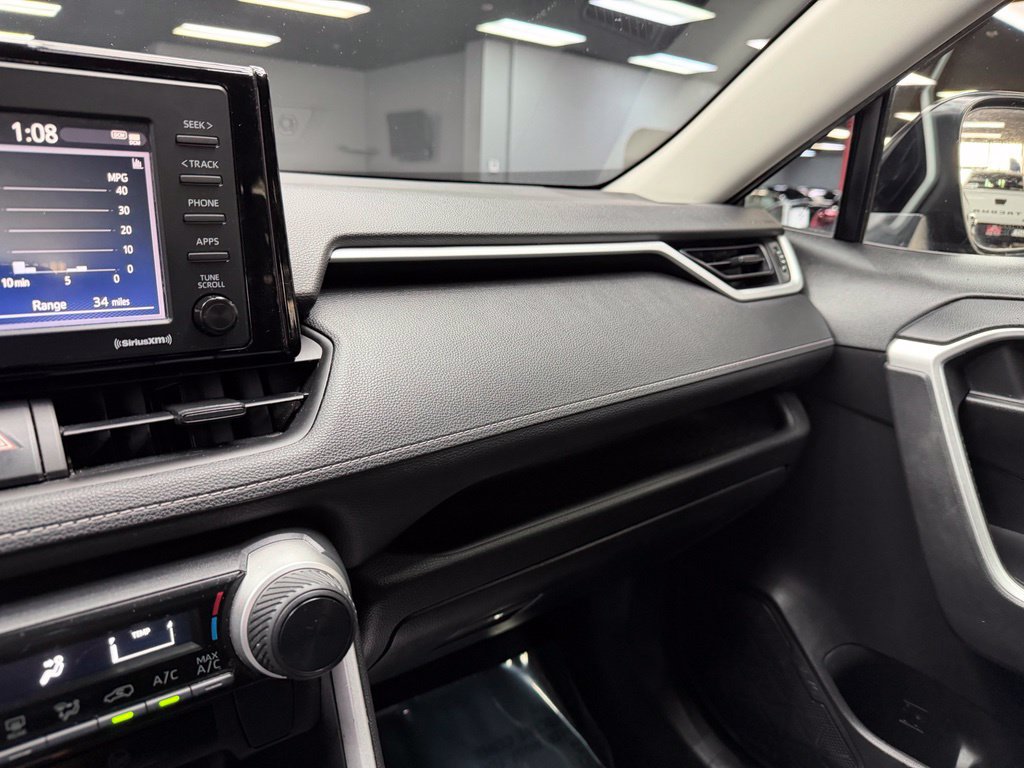Used 2022 Toyota RAV4 LE FWD image 27