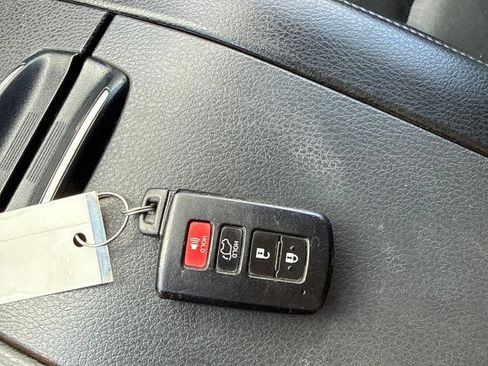 Used 2016 Toyota Highlander XLE AWD/4WD image 27
