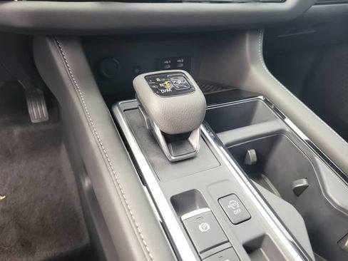 New 2026 Nissan Pathfinder SL FWD image 31