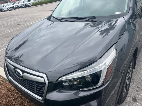 Used 2021 Subaru Forester Premium image 2