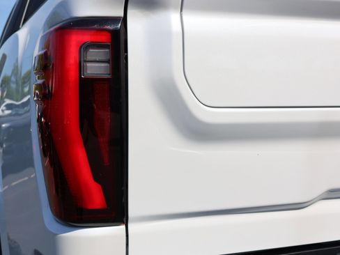 Used 2024 GMC Sierra 2500 Denali Ultimate w/ Snow Plow Prep/Camper Package image 32