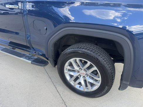 Used 2021 GMC Sierra 1500 SLT w/ SLT Premium Package RWD image 9