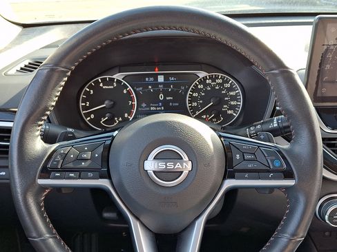 Certified 2023 Nissan Altima 2.0 SR FWD image 17