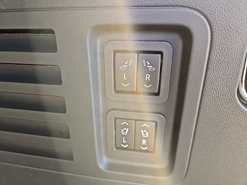 New 2026 Chevrolet Traverse High Country image 29