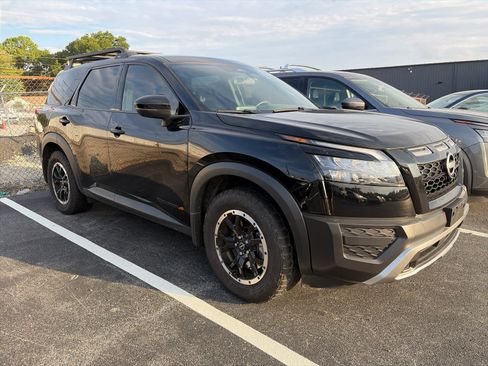 Used 2024 Nissan Pathfinder Rock Creek AWD/4WD image 3