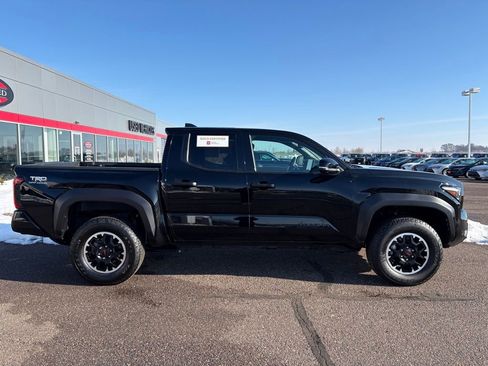 Certified 2025 Toyota Tacoma TRD Off-Road w/ TRD Off Road Premium Package image 2