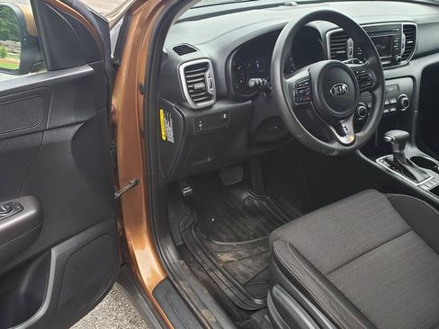 Used 2018 Kia Sportage LX AWD/4WD image 11