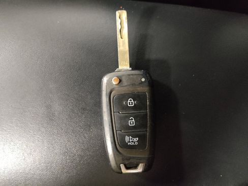 Used 2023 Hyundai Santa Fe SE AWD/4WD image 32