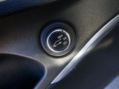 Used 2023 Buick Enclave Avenir w/ Avenir Technology Package image 24