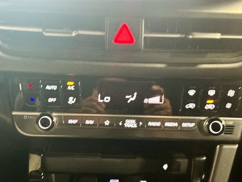 Used 2024 Kia Seltos SX AWD/4WD image 16
